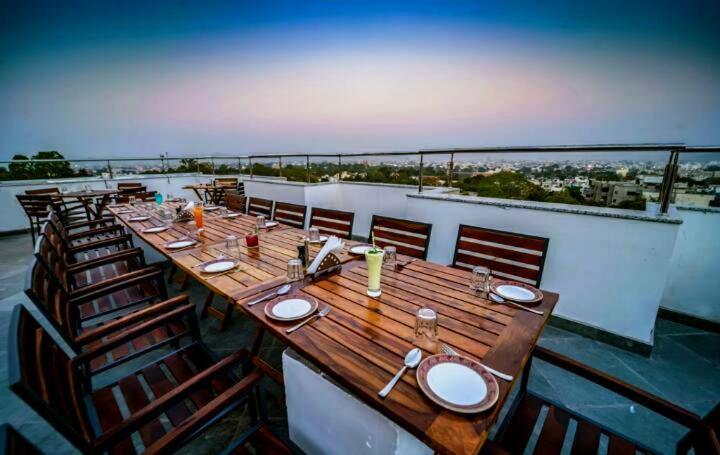 Hotel Wonder Cliff อุเดเปอร์ ภายนอก รูปภาพ