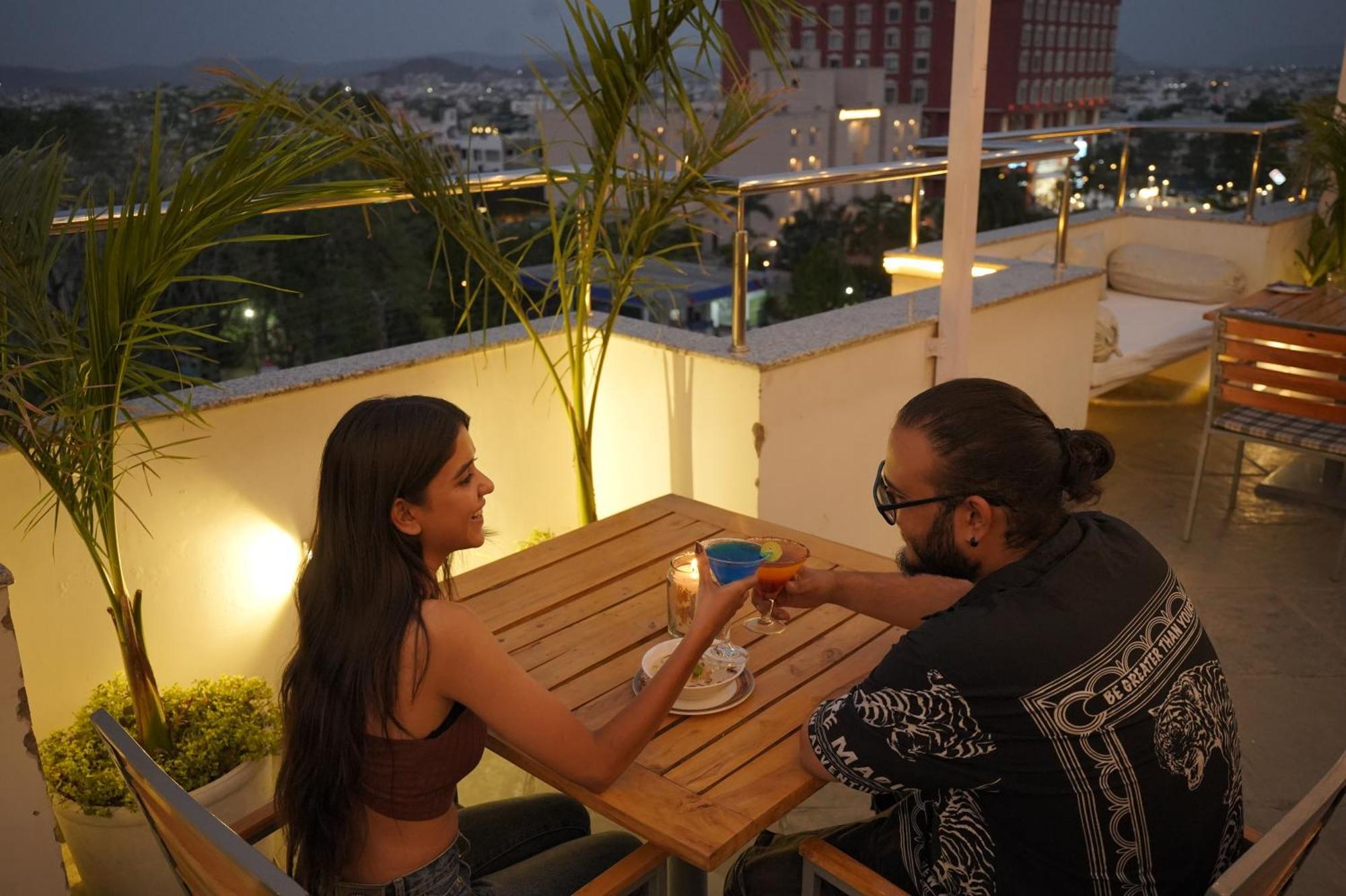 Hotel Wonder Cliff อุเดเปอร์ ภายนอก รูปภาพ