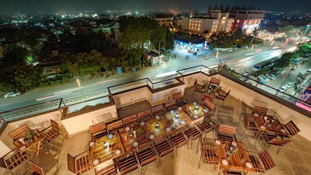 Hotel Wonder Cliff อุเดเปอร์ ภายนอก รูปภาพ